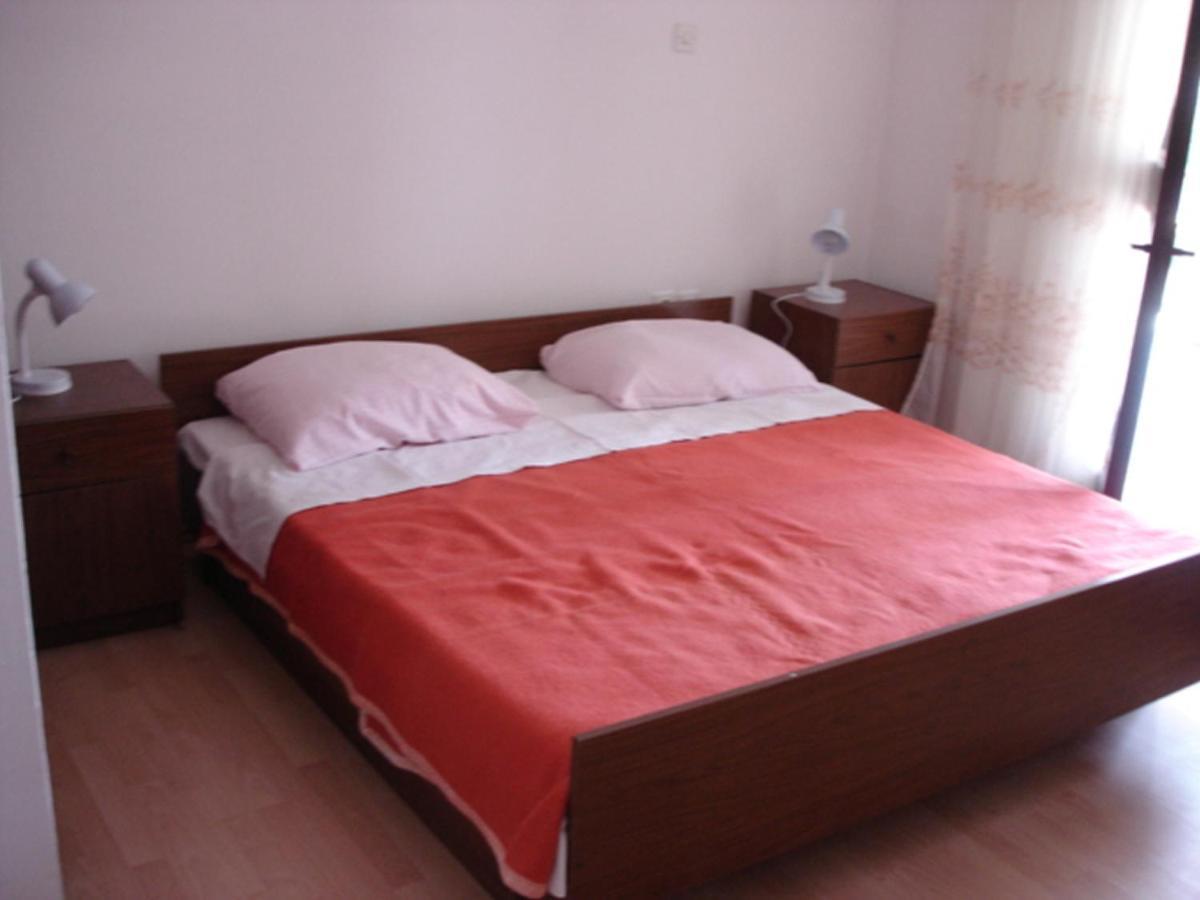 Apartments Vjera Krk Town Exterior foto